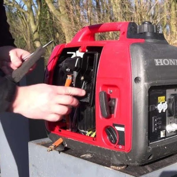 So sánh Honda EU20i với các sản phẩm cùng phân khúc