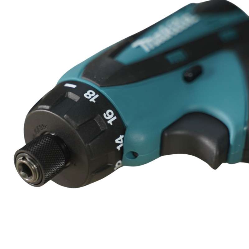 Tổng quan máy khoan Makita DF030DZ