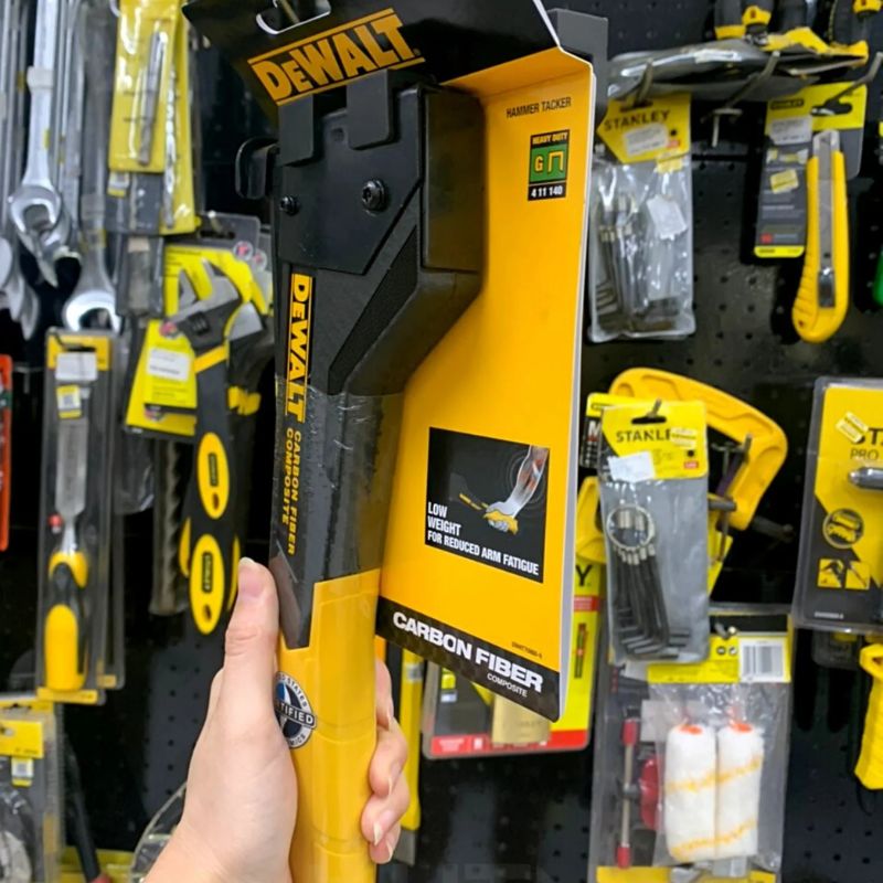 Búa Dewalt DWHT75900-0 phù hợp với người cần đóng ghim nhanh và chắc chắn